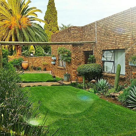 Midrand Guesthouse - Tasa 외부 사진
